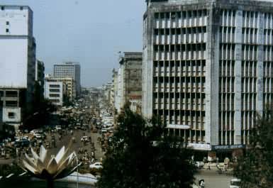 孟加拉国首都达卡的一条商业街